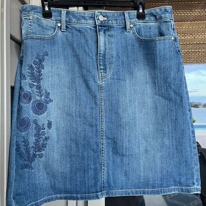 Talbots embroidered denim skirt flower design size 12